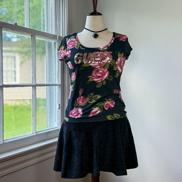 Guess Floral Baby Doll Tee Cotton Tshirt Sequins Roses Size Medium Y2K - Picture 1 of 6